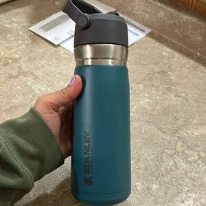 22oz Stanley Water Bottle